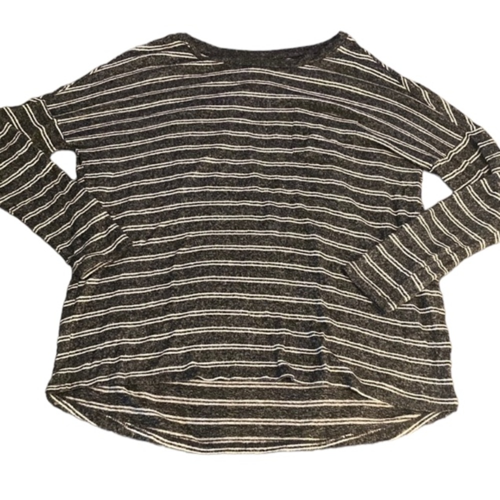 Women’s Long Sleeved Stretchy Tee